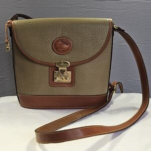 Vtg Dooney & Bourke USA AWL Spectator Crossbody Bag Taupe W/Tan Trim Flap Top